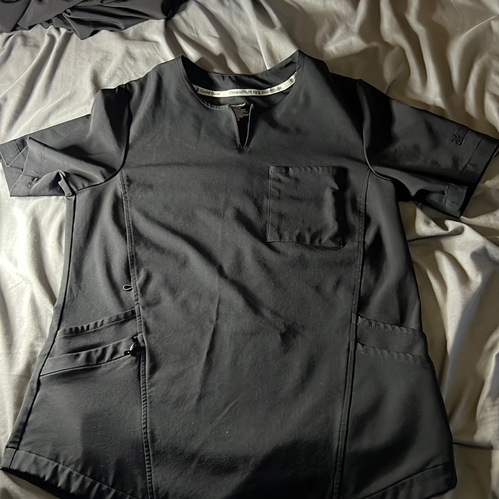 Black Climate Right by Cuddl Duds Women’s Scrub Top